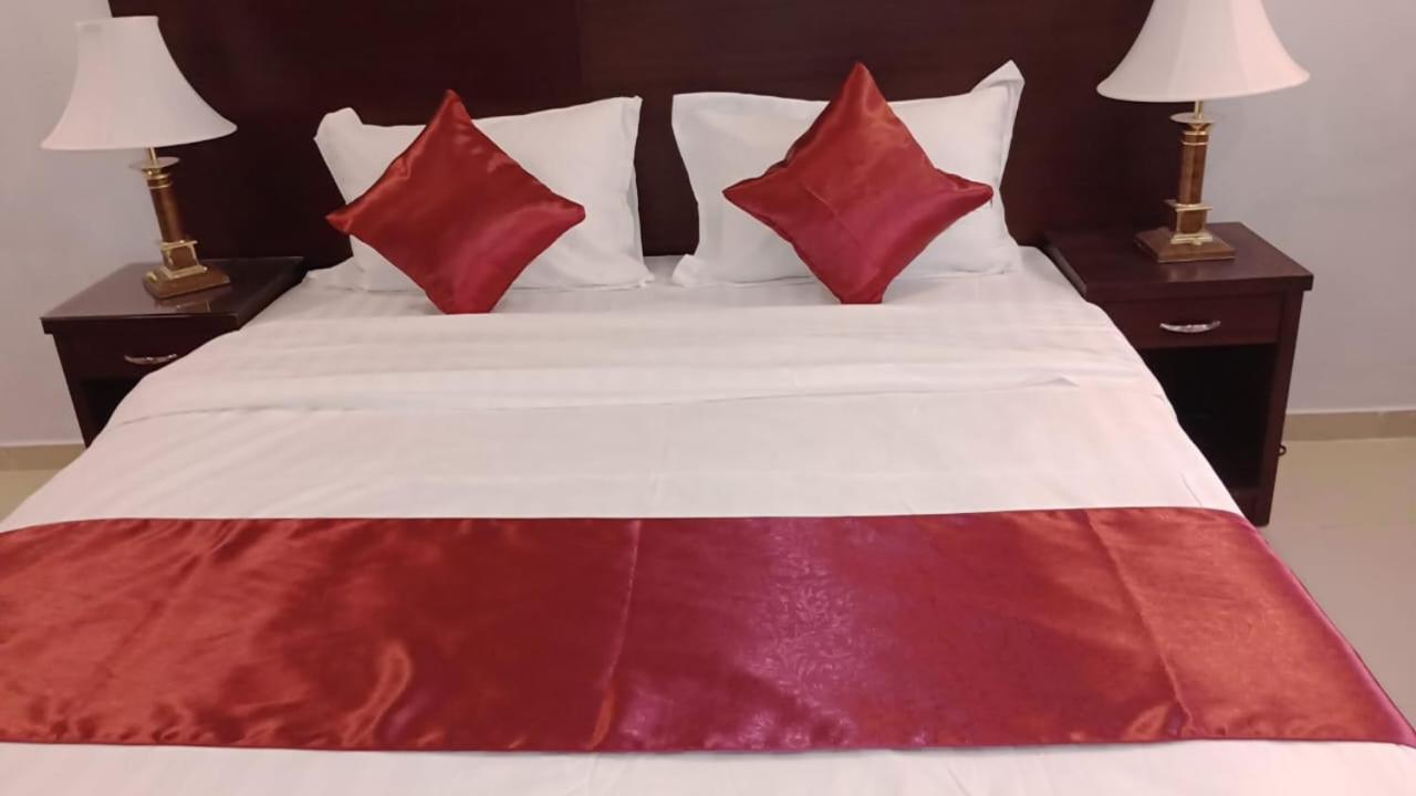 In Taibah Aparthotel Medina ภายนอก รูปภาพ